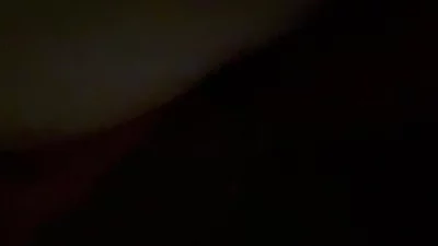 重庆花腿精神小妹她闺蜜在洗澡偷偷无套内射她